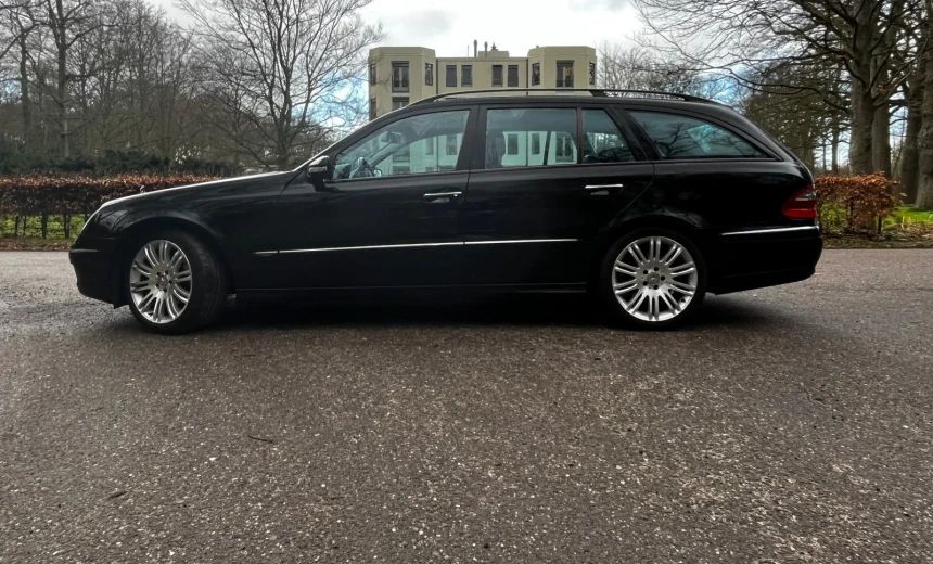 Mercedes-Benz E 200 2006 Gasoline Automatic Image 0