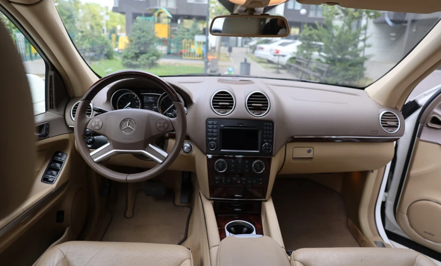 Mercedes-Benz GL 450 2012 Gasoline Automatic Image 10