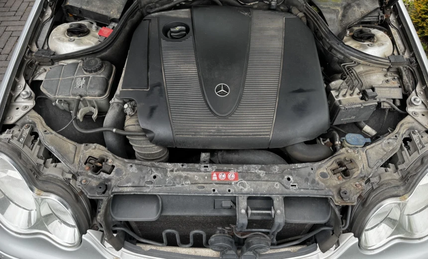 Mercedes-Benz C 200 2004 Diesel Manual Image 11