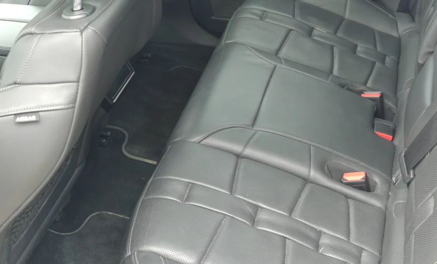 DS DS 7 Crossback 2023 Hybrid Electric/Gasoline Automatic Image 3