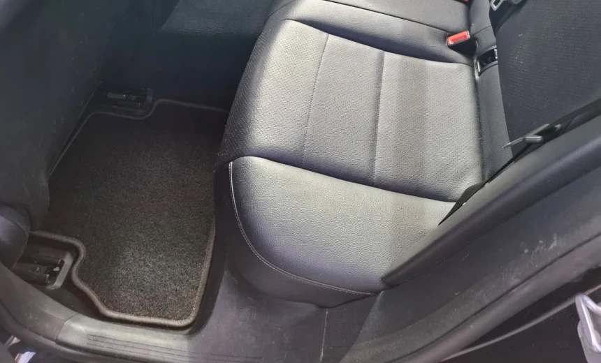 Mercedes-Benz C 180 2016 Gasoline Manual Image 6