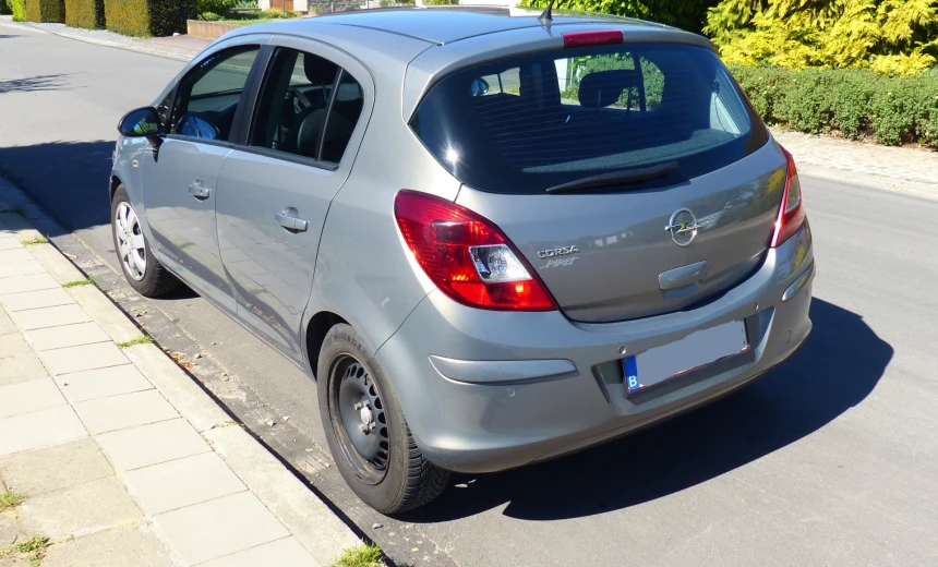 Opel Corsa 2010 Gasoline Automatic Image 3