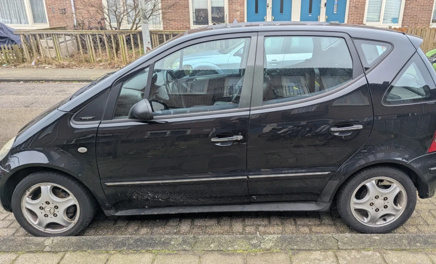 Mercedes-Benz A 160 2002 Gasoline Manual Image 5