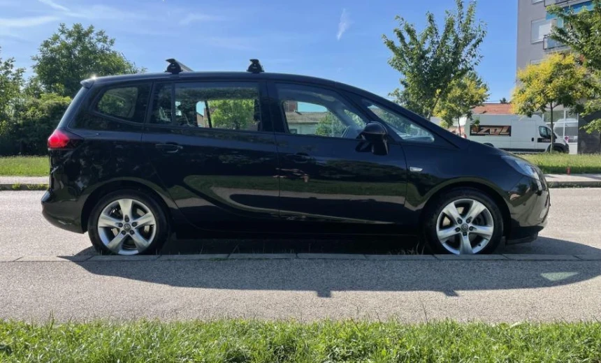 MINI Cooper Cabrio 2005 Gasoline Manual Image 0