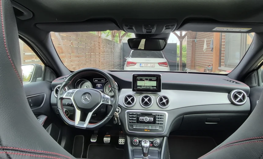 Mercedes-Benz GLA 200 2015 Diesel Manual Image 6