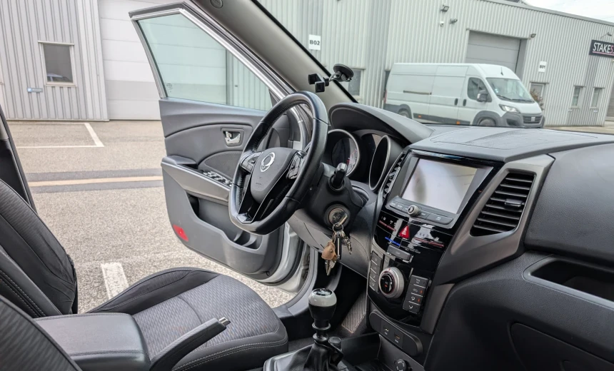 SsangYong XLV 2017 Diesel Manual Image 19