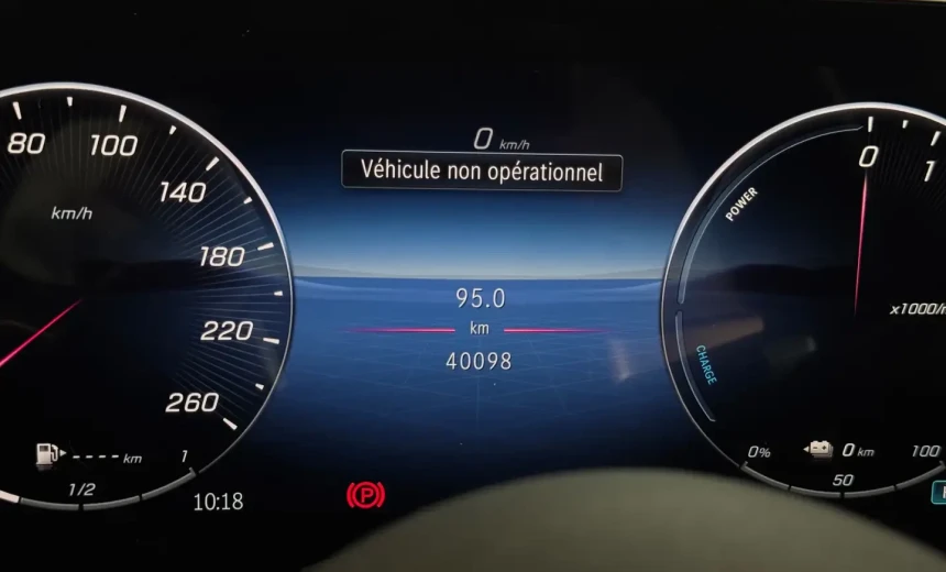 Mercedes-Benz GLC 300 2023 Hybrid Electric/Diesel Automatic Image 2