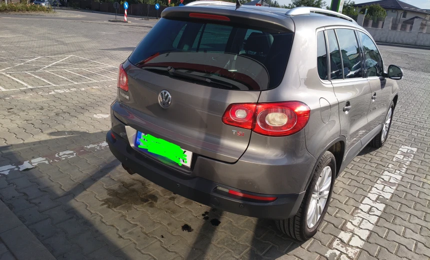 Volkswagen Tiguan 2009 Gasoline Manual Image 8