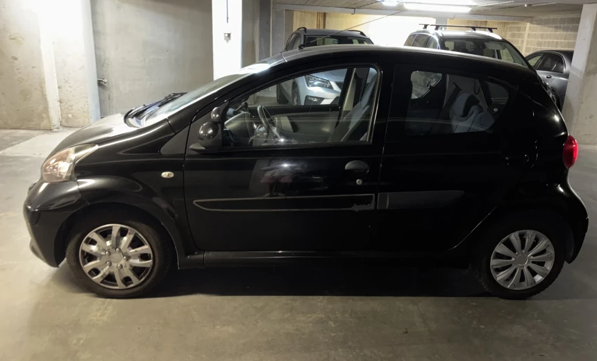 Toyota Aygo 2008 Gasoline Manual Image 4