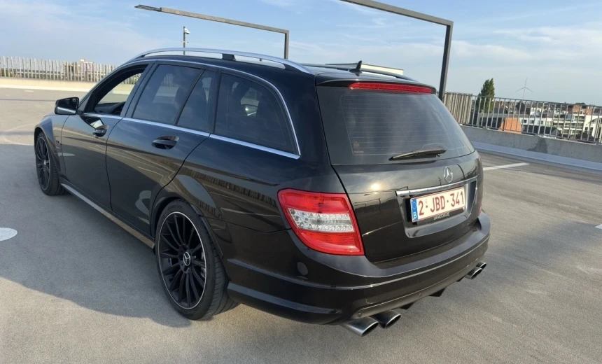 Mercedes-Benz C 63 AMG 2009 Gasoline Automatic Image 5