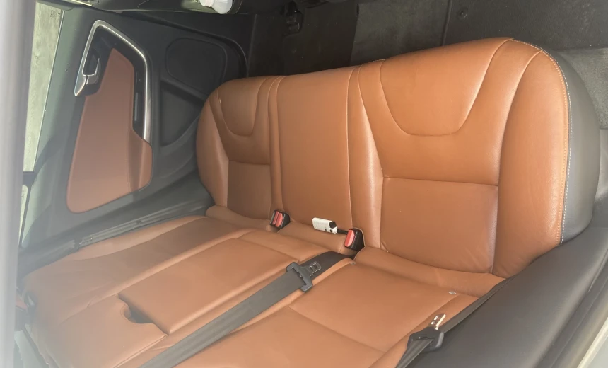 Volvo V60 2015 Hybrid Electric/Diesel Automatic Image 12