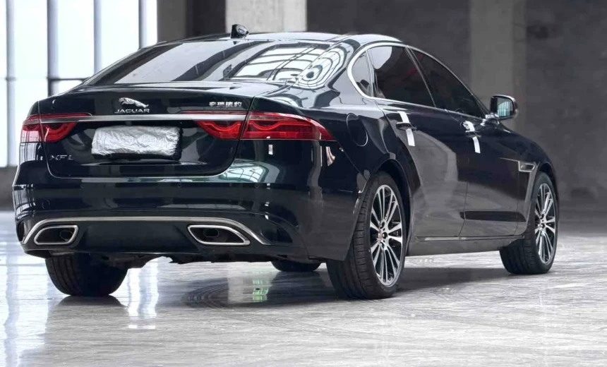 Jaguar XF 2023 Gasoline Automatic Image 4