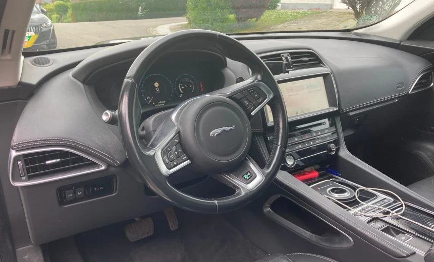 Jaguar F-Pace 2017 Diesel Automatic Image 6