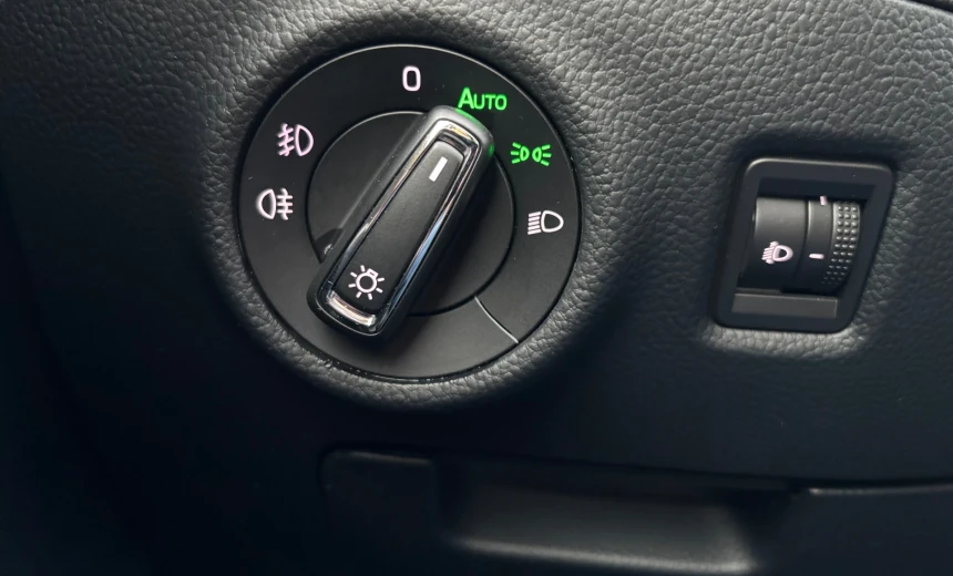 Skoda Superb 2016 Diesel Manual Image 9