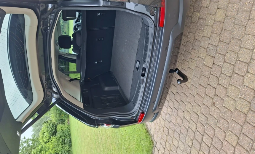 Land Rover Discovery Sport 2020 Diesel Automatic Image 6