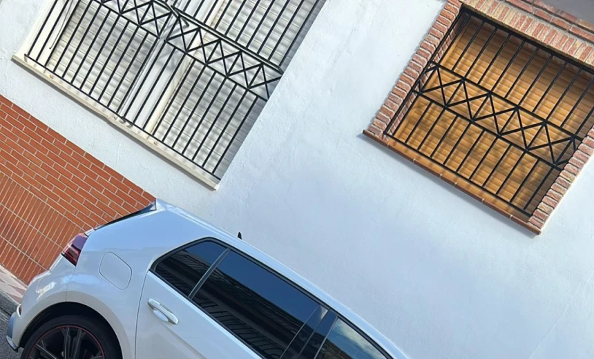 Volkswagen Golf GTI 2017 Gasoline Automatic Image 15