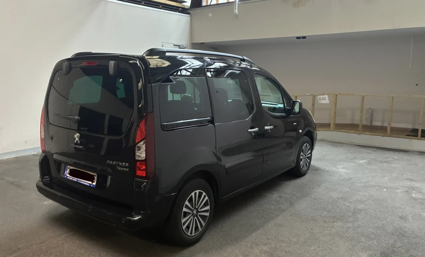 Peugeot Partner 2018 Gasoline Manual Image 3