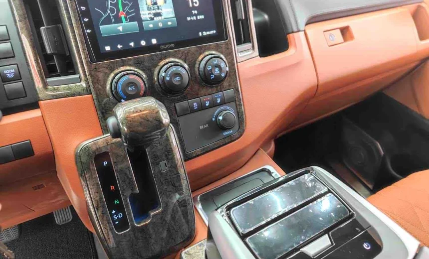Toyota Hiace 2022 Gasoline Automatic Image 8