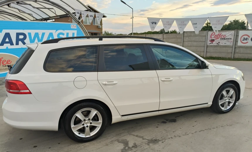 Volkswagen Passat Variant 2014 Diesel Manual Image 9