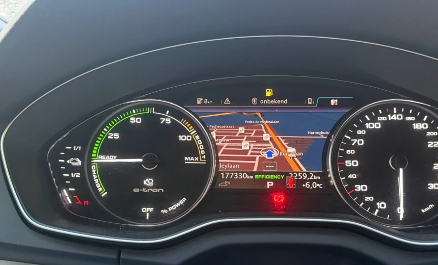 Audi Q5 2020 Hybrid Electric/Gasoline Automatic Image 8