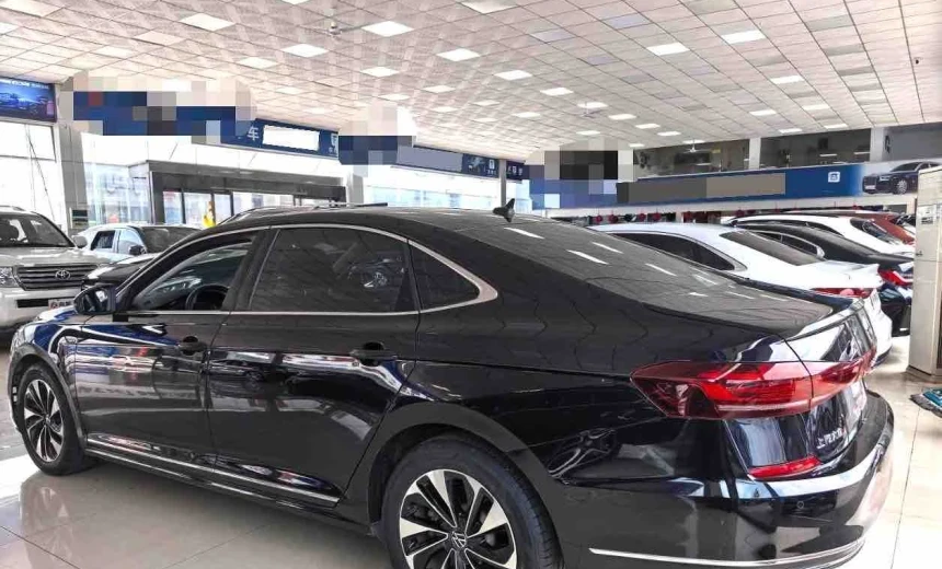 Volkswagen Passat 2022 Gasoline Automatic Image 3