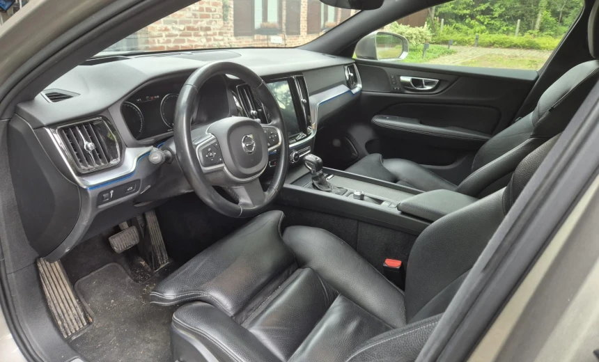 Volvo V60 2019 Diesel Automatic Image 10