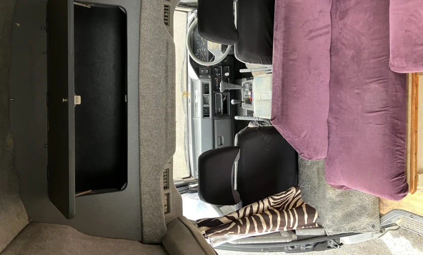 Mitsubishi Delica 1991 Diesel Automatic Image 11