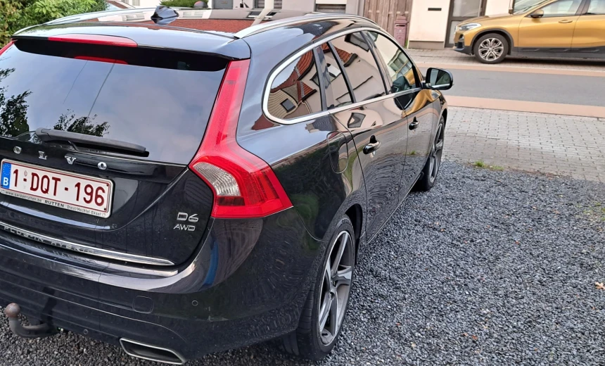 Volvo V60 2013 Hybrid Electric/Diesel Automatic Image 3
