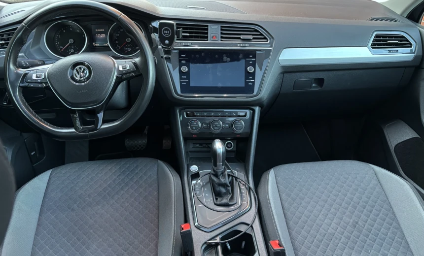 Volkswagen Tiguan 2019 Gasoline Automatic Image 6