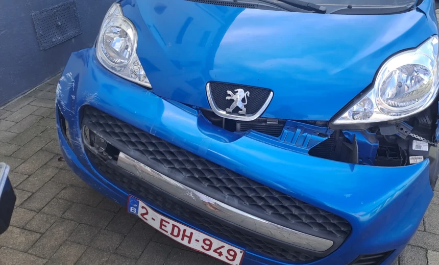 Peugeot 107 2011 Gasoline Automatic Image 2