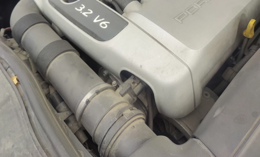 Porsche Cayenne 2005 Gasoline Manual Image 4