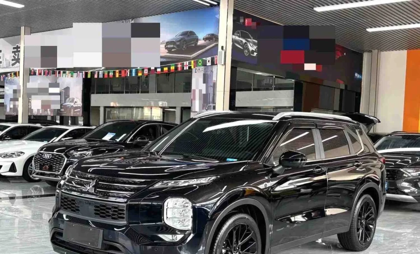 Mitsubishi Outlander 2023 Gasoline Automatic Image 0