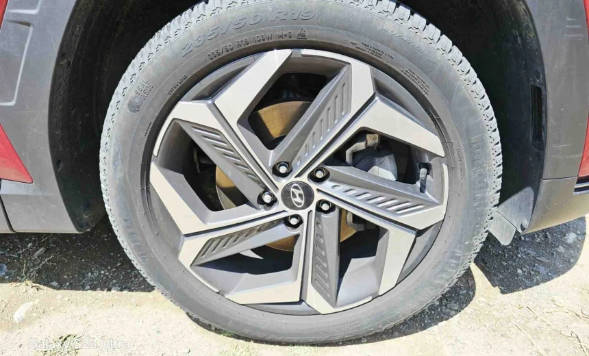 Hyundai Tucson 2021 Hybrid Electric/Gasoline Automatic Image 8