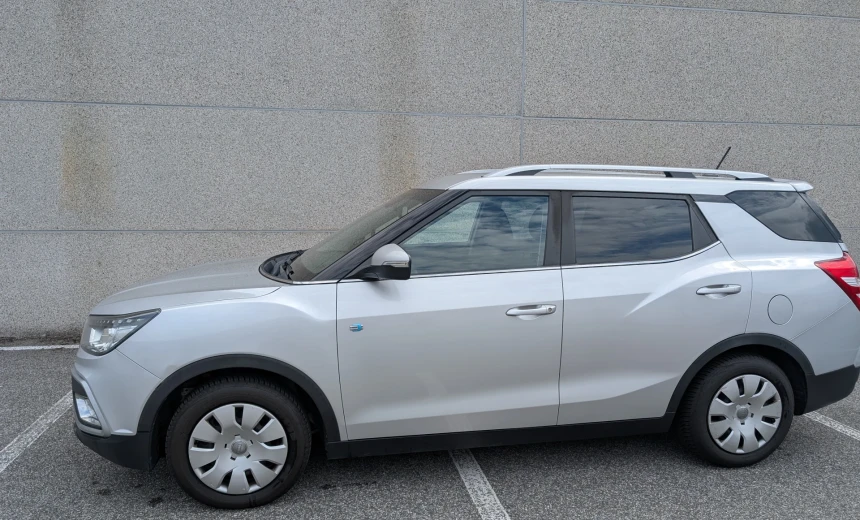 SsangYong XLV 2017 Diesel Manual Image 5