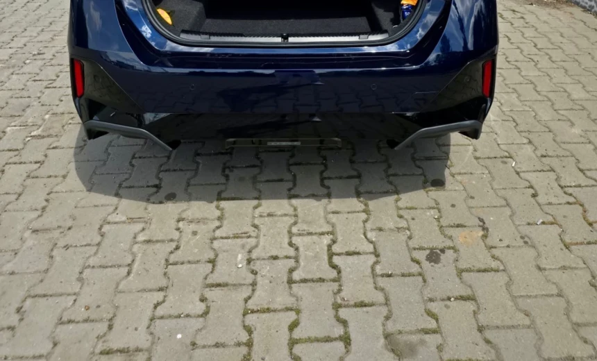 BMW 520 2024 Hybrid Electric/Gasoline Automatic Image 8