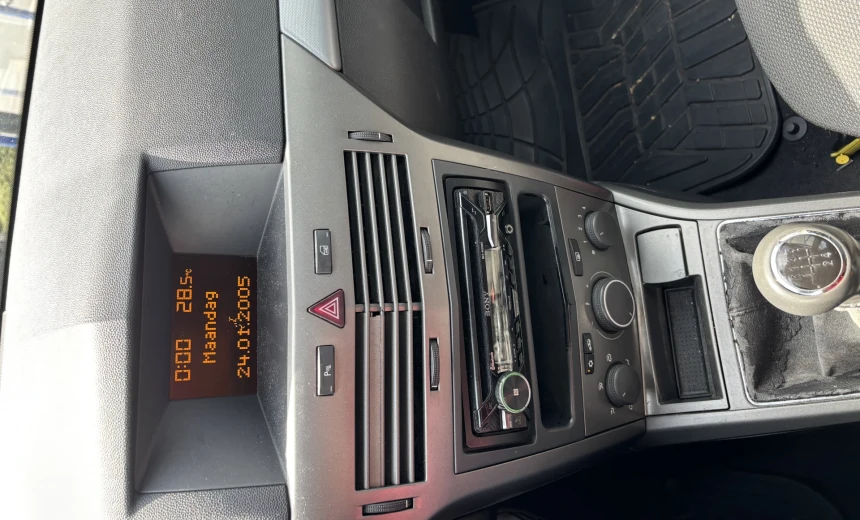 Toyota Corolla 2015 Diesel Manual Image 5