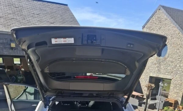 Toyota Corolla 2022 Hybrid Electric/Gasoline Automatic Image 9