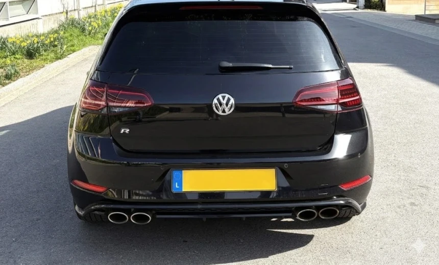 Volkswagen Golf 2019 Gasoline Automatic Image 2