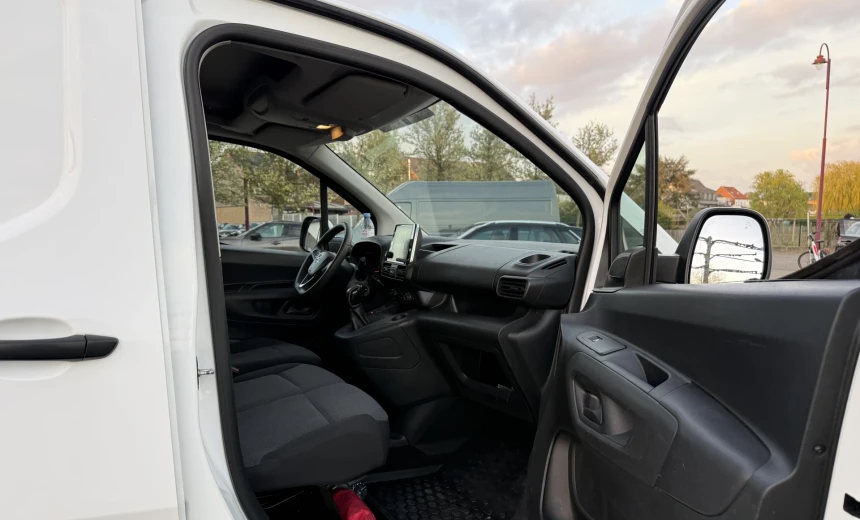 Opel Combo 2020 Diesel Manual Image 5