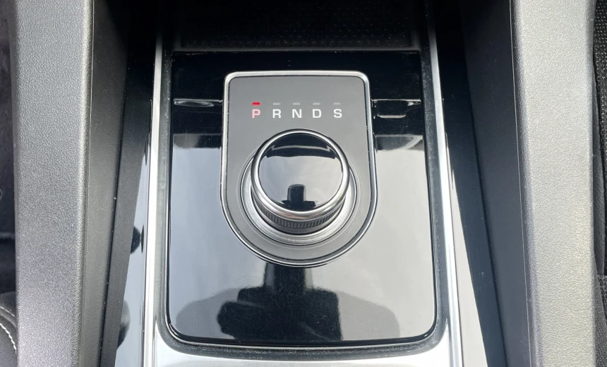 Jaguar F-Pace 2018 Diesel Automatic Image 16