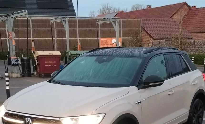 Volkswagen T-Roc 2025 Gasoline Automatic Image 3