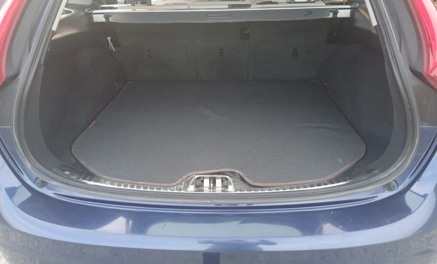 Volvo V60 2016 Diesel Manual Image 8