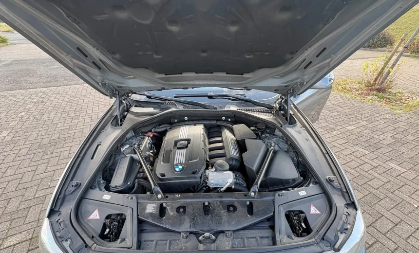 BMW 523 2011 Gasoline Automatic Image 1