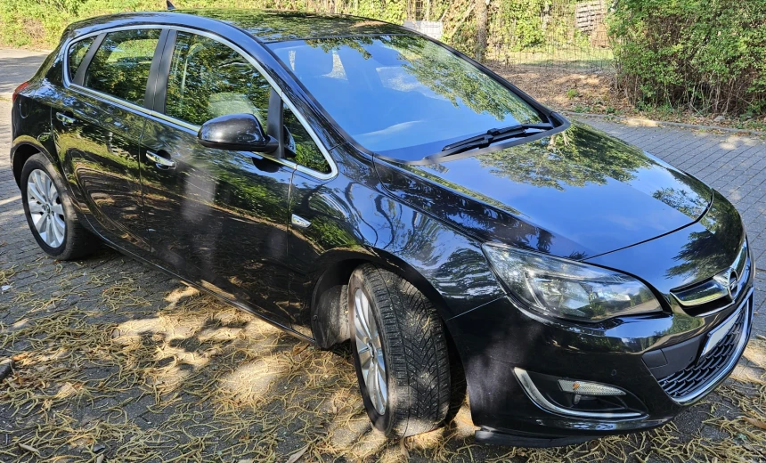 Opel Astra 2013 Diesel Manual Image 2