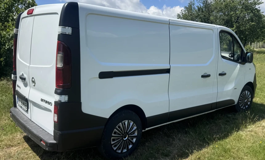Opel Vivaro 2016 Diesel Manual Image 3