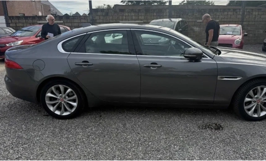 Jaguar XF 2019 Gasoline Automatic Image 11
