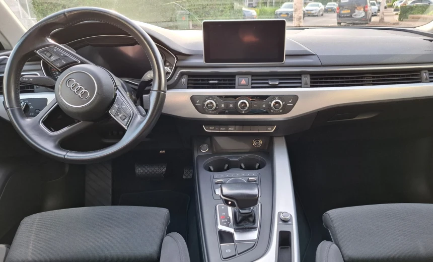 Audi A4 2016 Gasoline Automatic Image 4