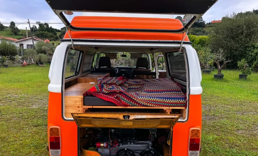 Volkswagen T5 Kombi 1976 Gasoline Manual Image 6