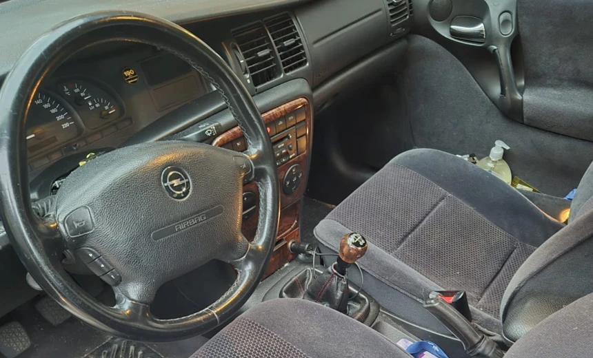 Opel Vectra 2000 Gasoline Manual Image 3