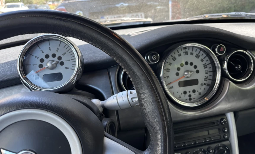 MINI One Cabrio 2007 Gasoline Manual Image 3